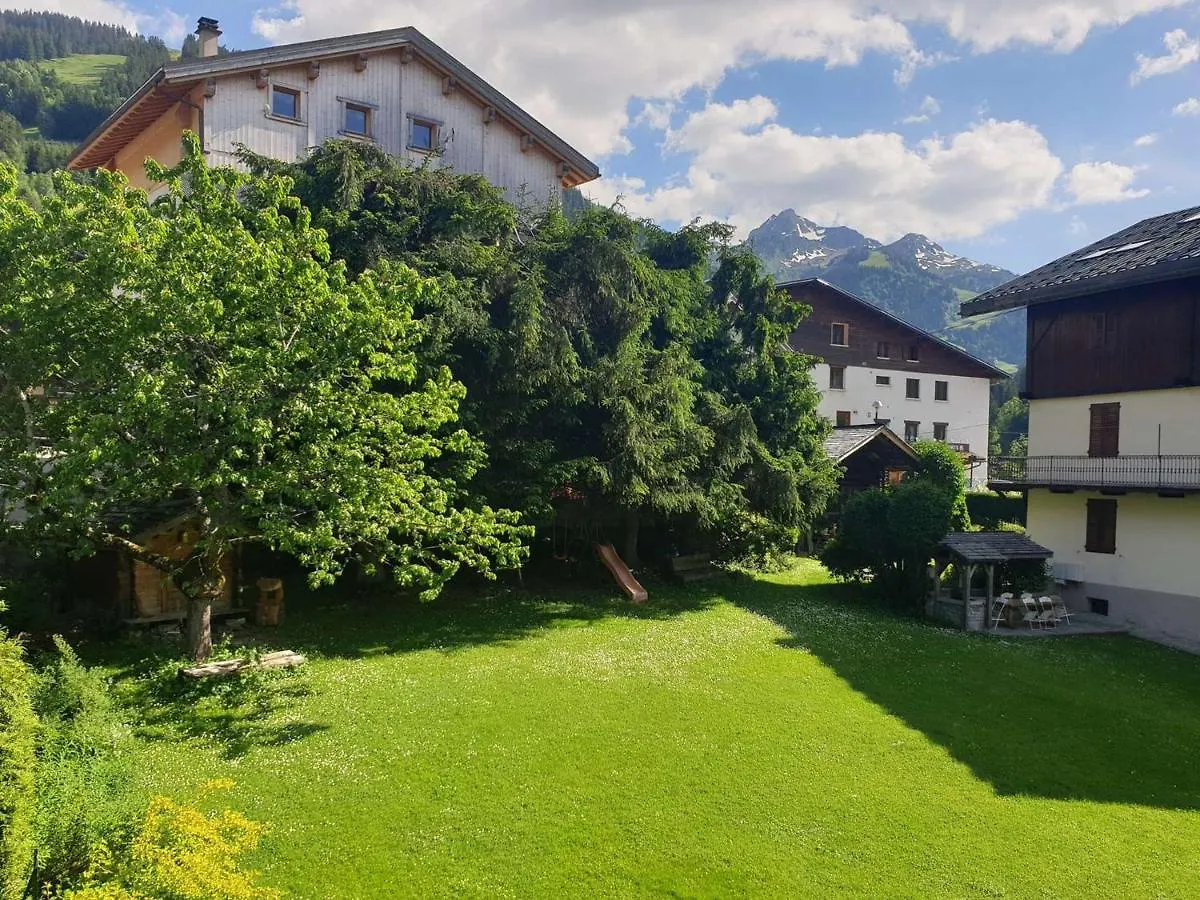Chalet Cosy Pour 2-3 Pers. Avec Jardin Au Coeur Du Village, A 5 Min Du Ski Et Proche Des Commerces - Fr-1-342-274 Beaufort  Holiday home Beaufort (Savoie)